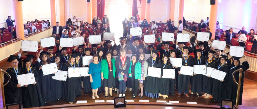 Ceremonia de graduación estudiantes de Tecnología Médica